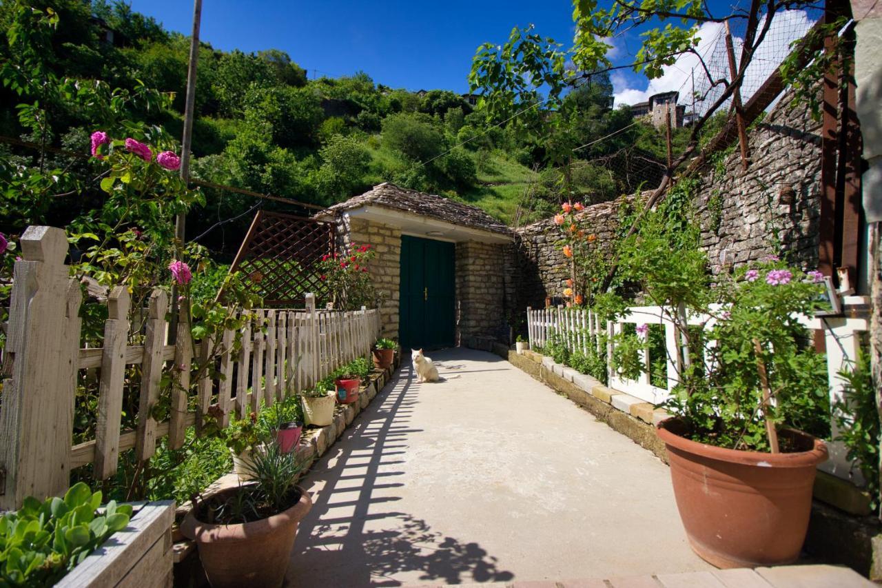 Grandma'S Home Gjirokastër Exterior foto